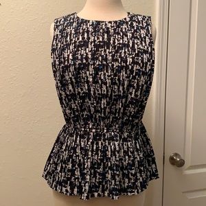 DKNY S small black blue print pleated peplum sleeveless top